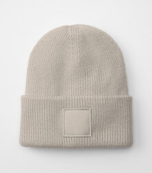 Beechfield_Deep-Cuffed-Tonal-Patch-Beanie_B336R_natural-stone_flat-shot