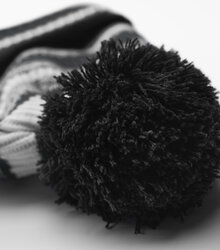 Beechfield_Multi-Sport-Fan-Beanie_B474R_black_graphite-grey_white_pom-pom