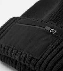 Beechfield_Zip-Patch-Beanie_B334R_black_closed-zippered-pocket