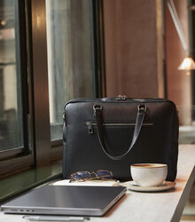 Quadra_Tailored-Luxe-Briefcase_QD771_black_lifestyle_0239