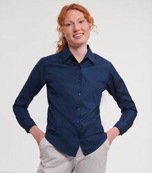 Russell_Ladies-Long-Sleeve-Easy-Care-Oxford-Shirt_932F_0R932F0NB_Model_front