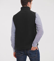 Russell_Soft-Shell-Gilet_141M_0R141M036_Model_back